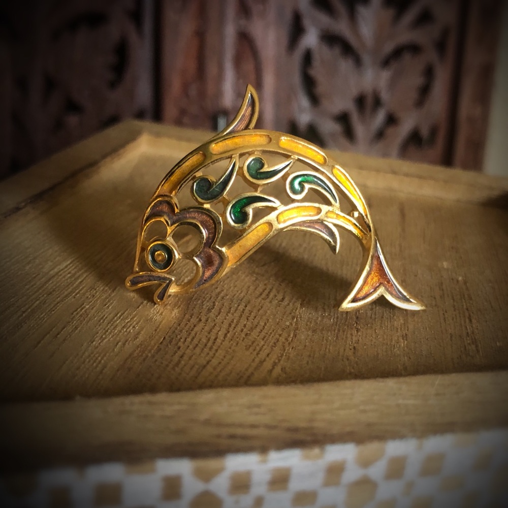 Vintage Crown Trifari Brooch